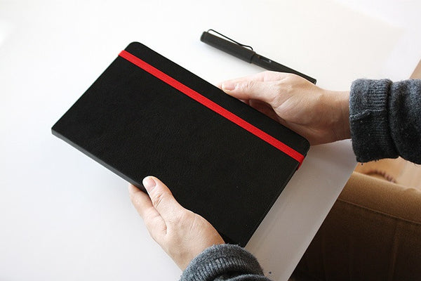 The Note Hardcover II - Black (Line)