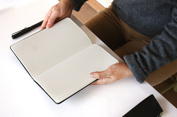 The Note Hardcover II - Black (Line)